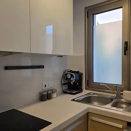 H&o Lighthouse Gold Apartment Paphos