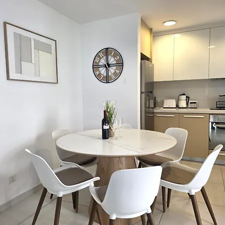 H&o Lighthouse Gold * Pafos