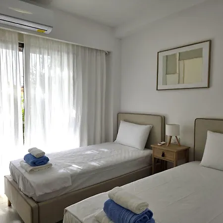 H&o Lighthouse Gold * Pafos