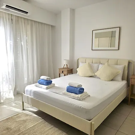 H&o Lighthouse Gold Pafos