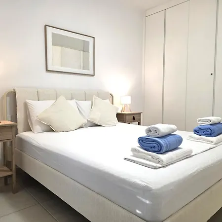 H&o Lighthouse Gold * Pafos